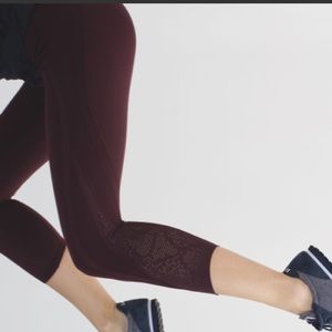 Lululemon Wunder Under Crop laser Bordeaux Drama 4